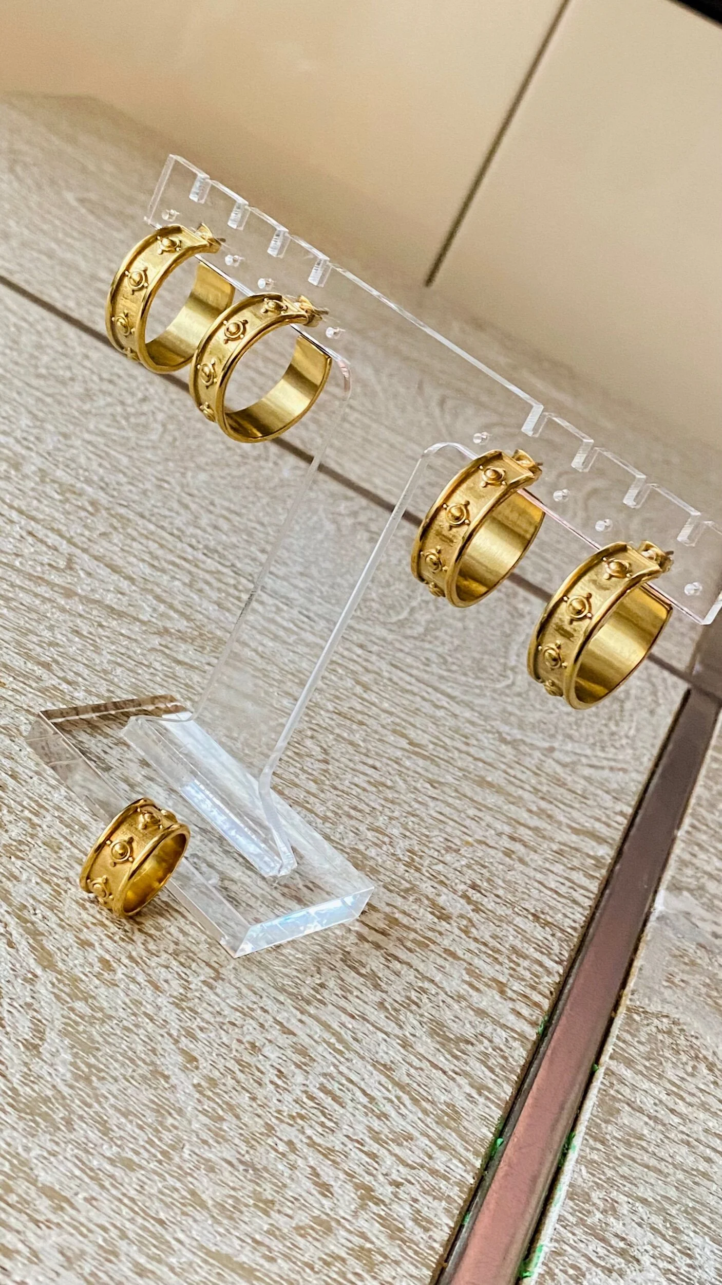 51BAD850-00B5-443E-841F-C2505FEBDC6B