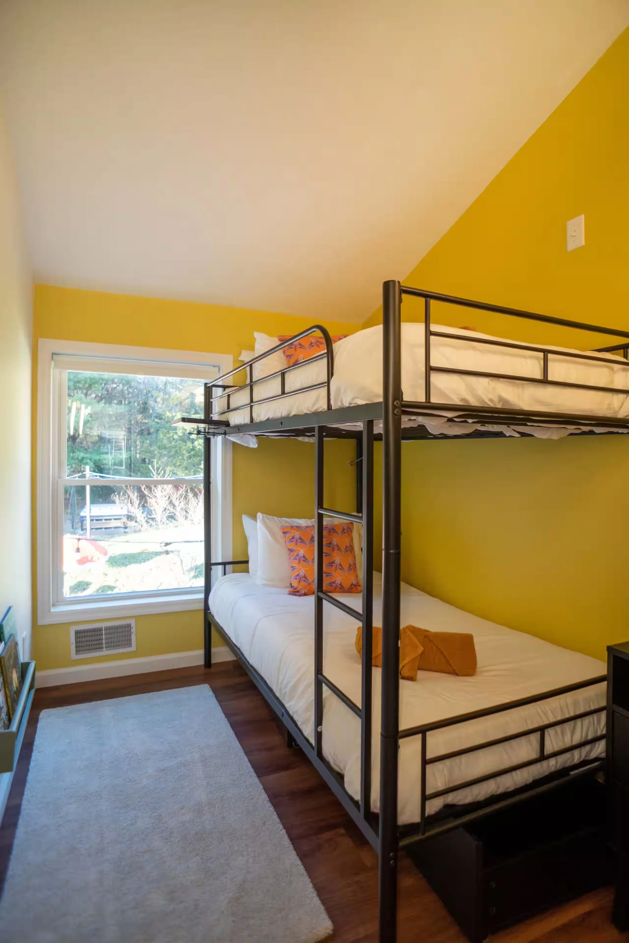 bunk room.jpeg