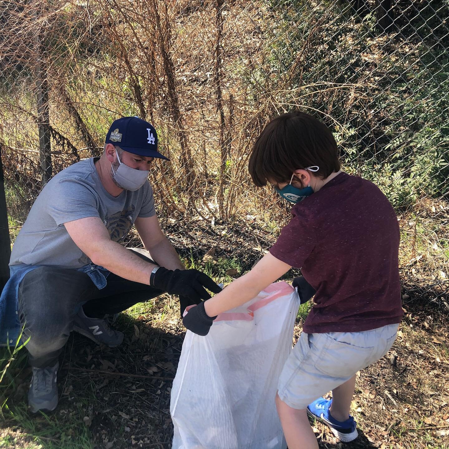 Happy Valentine&rsquo;s Day, Elysian Valley! Three days of cleanup says we love you 💖❤️💖 Best of all, we met some wonderful people - neighbors, bird-watchers, walkers and riders who came out to take care of our community.  Curbside and path-side it