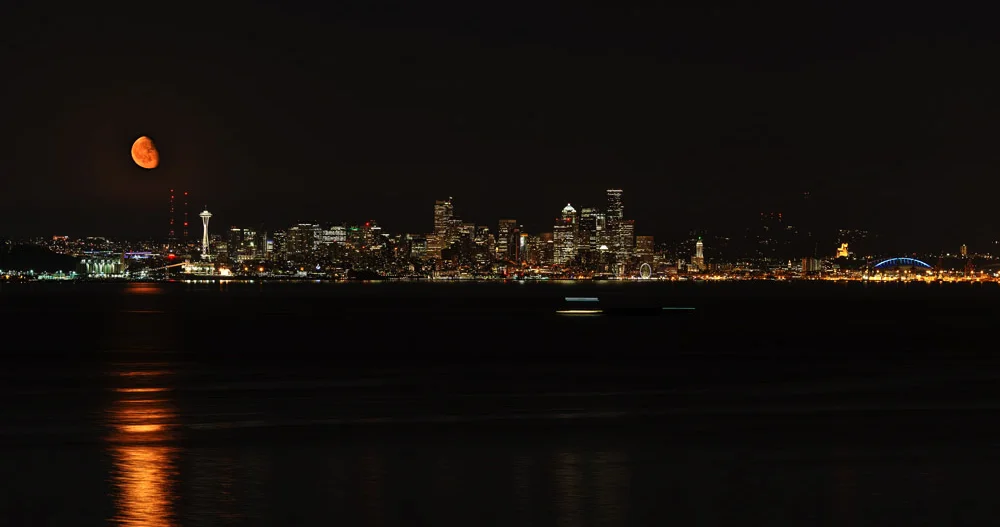 Moon Rise Seattle