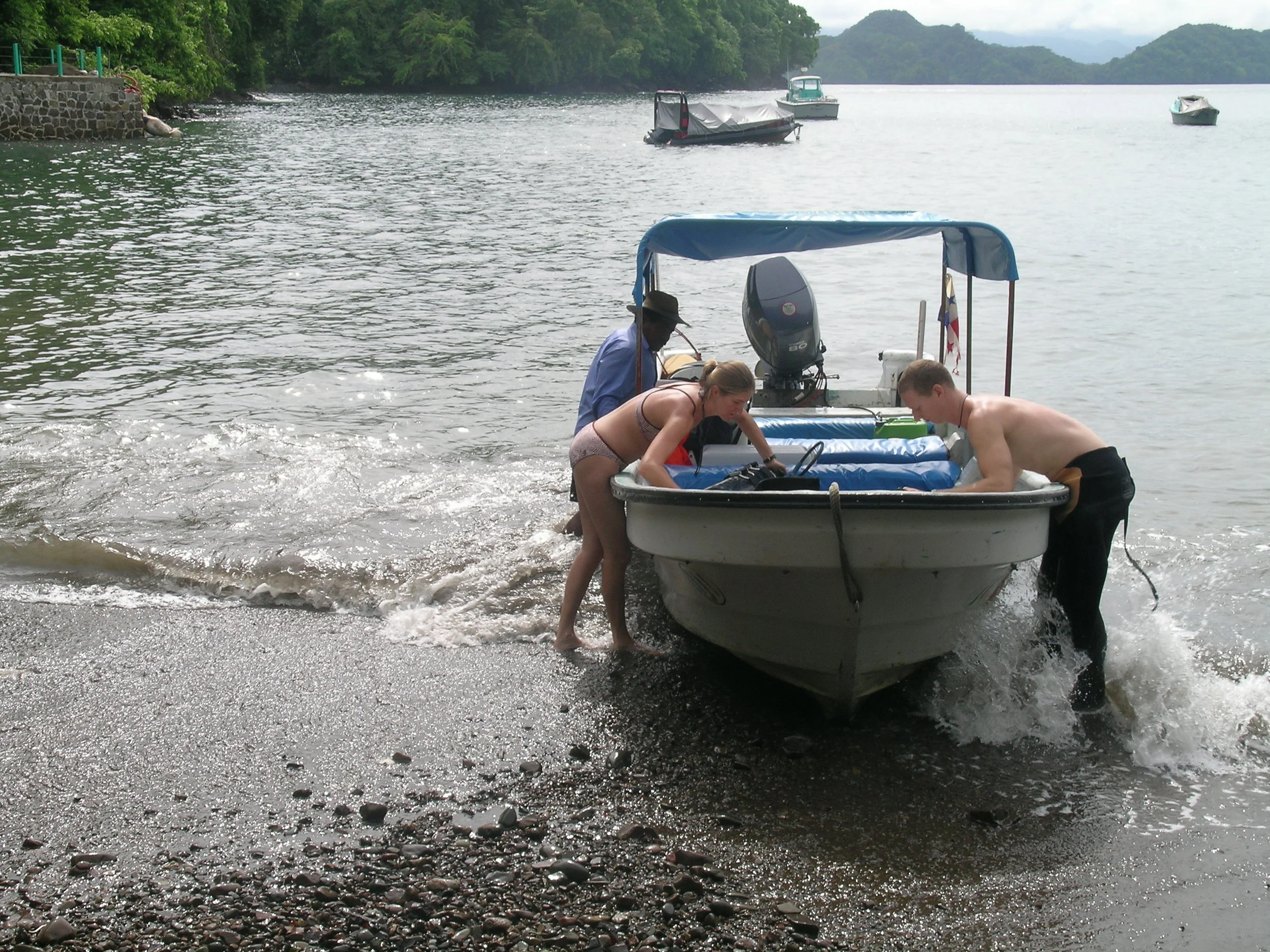  Small boat, Liquid Jungle Lab, Panama 