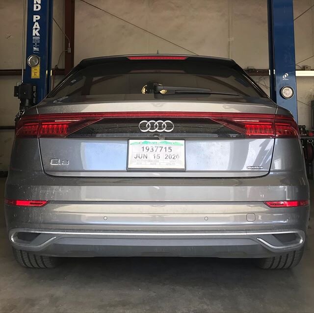 A very handsome 2020 Audi Q8 3.0 V6 TFSI in for an engine tune! With our K-box installation we take this to 400 HP and 460 lb Ft TQ for only $1695! #kleemannusa #audiq8 #audi #audiq8quattro #shoplocal #coloradospringsmechanic