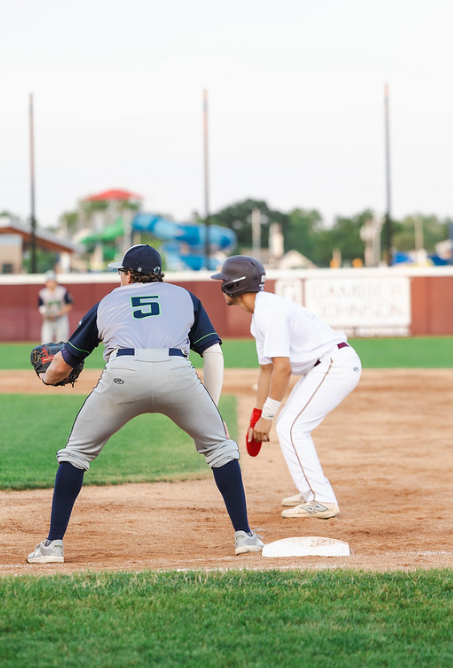 Rafters Player Preparing to Steal a Base.png