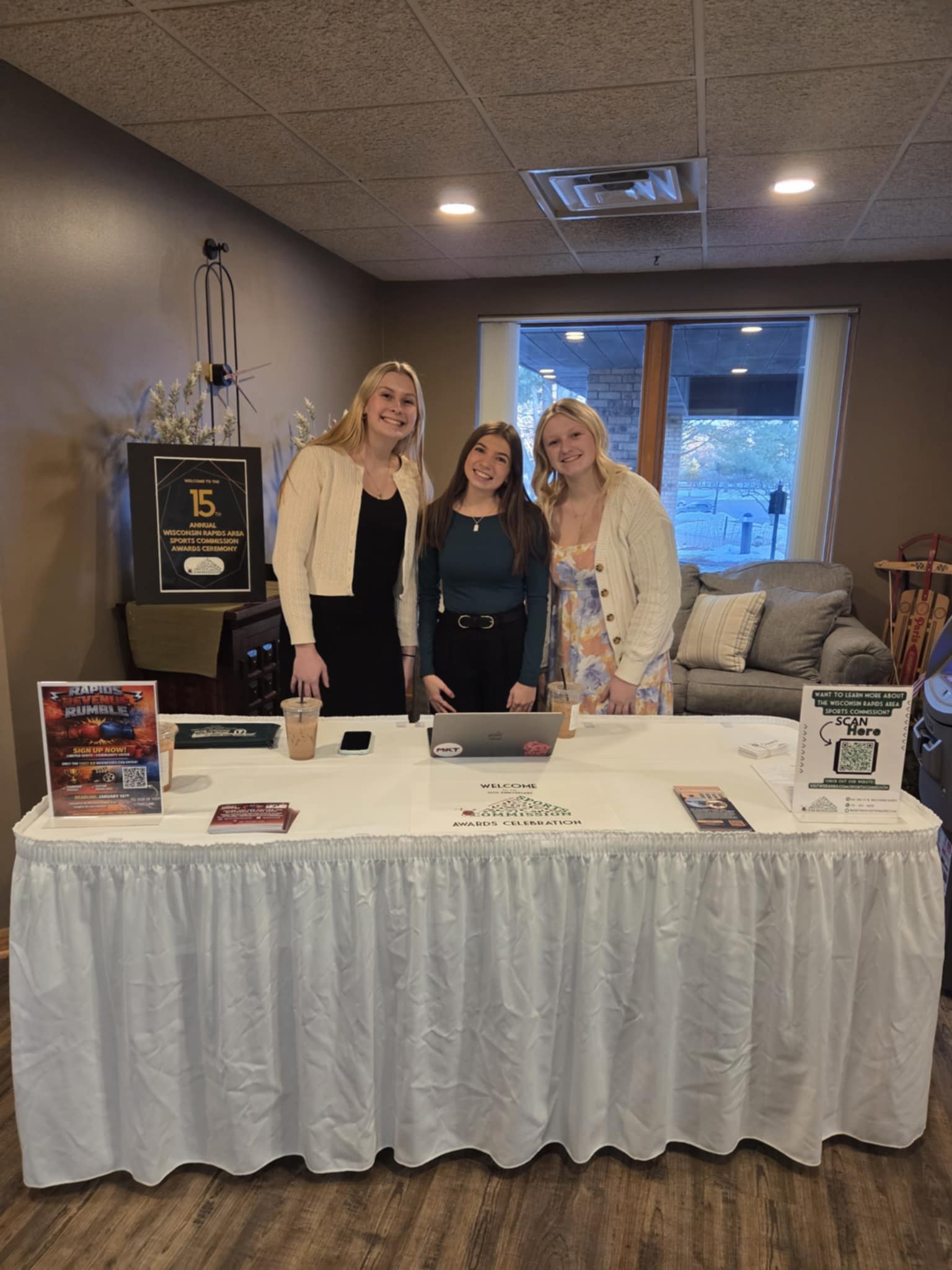 Nat, Baylee, Paige at Check in.jpg