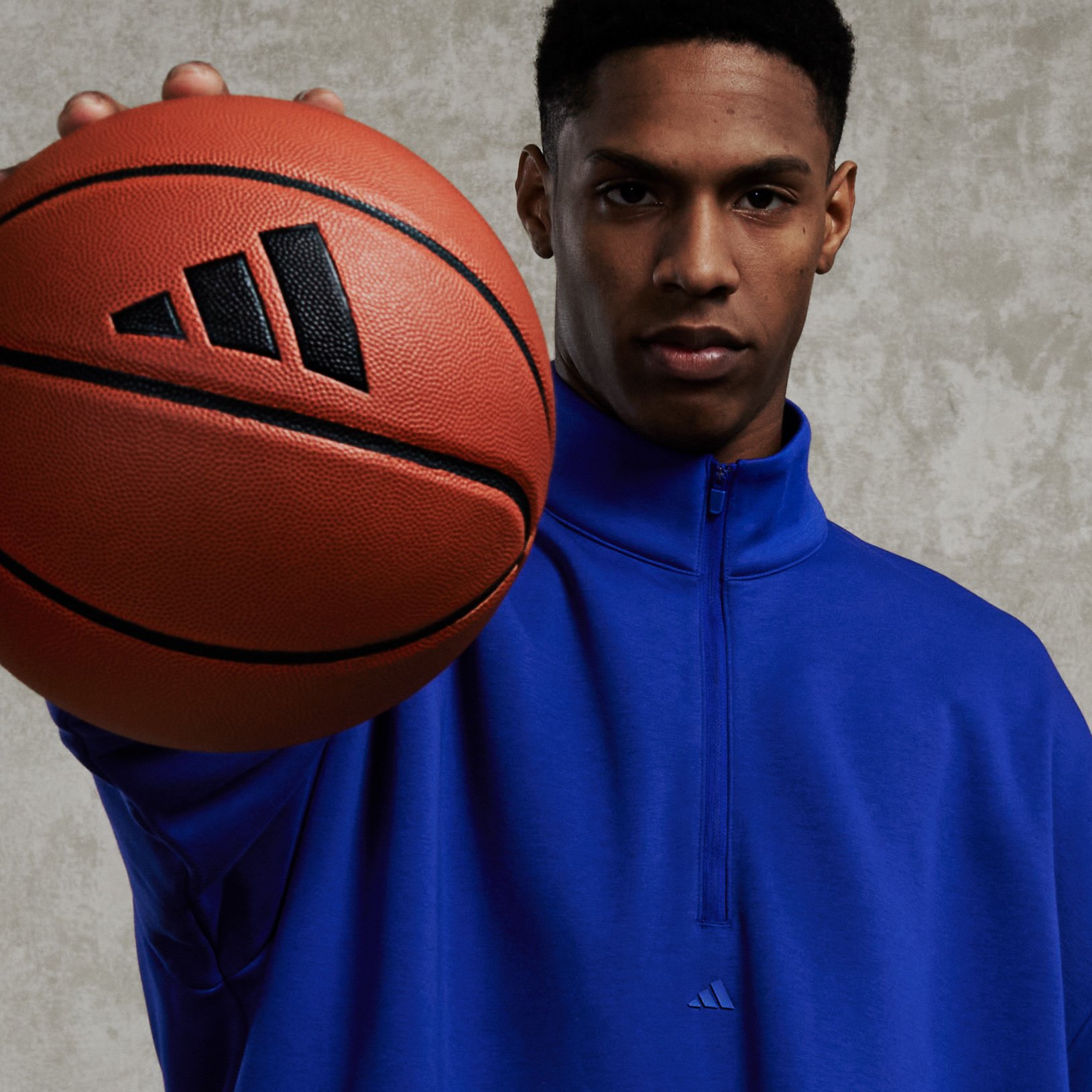 01_KS_SS24_ADIDAS_BASKETBALL_HANSEL_EMMANUEL_IF4437_FEB_U_01_0146_SZ_F08_1x1.jpg