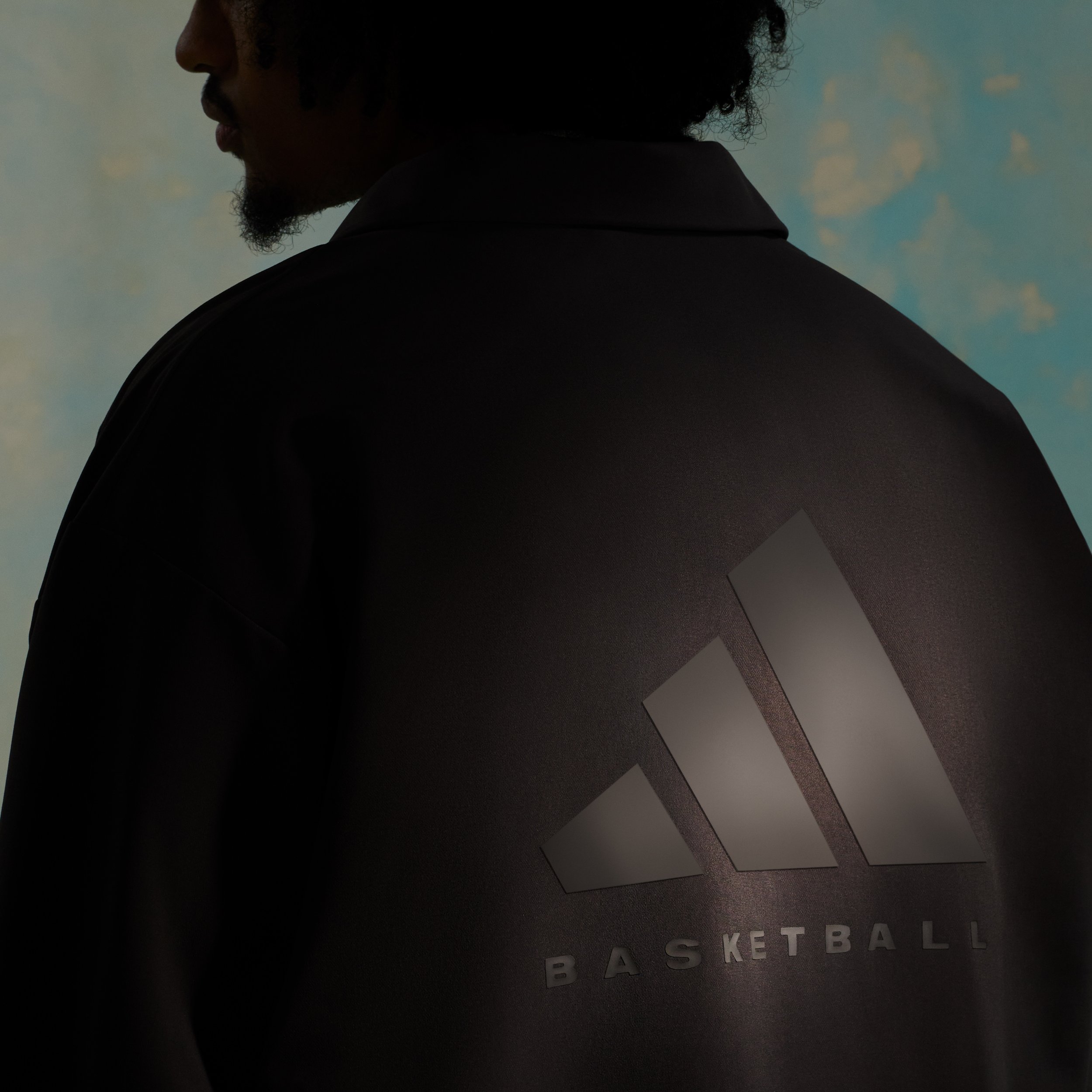 01_KS_SS24_ADIDAS_BASKETBALL_SKYY_CLARK_IG7941_FEB_U_01_0264_SZ_F09_1x1.jpg