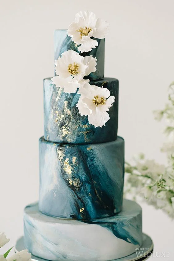 What a beautiful cake!