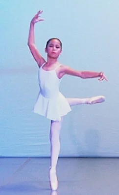 Nandi+%26+Deborah+tendu+back.jpg