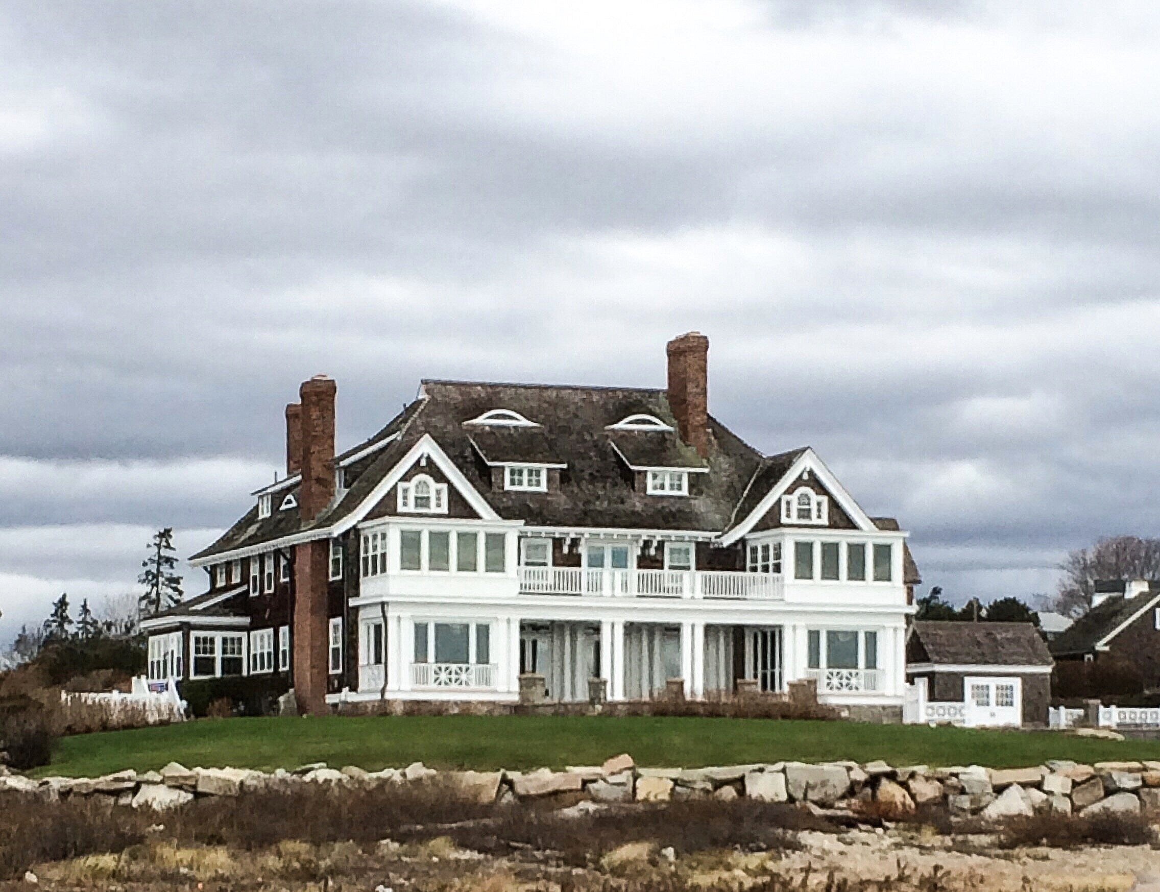 The beach houses all along the shoreline in Watch Hill are simply beautiful. This happens to be one of my favorites. Lovely, isn’t it?