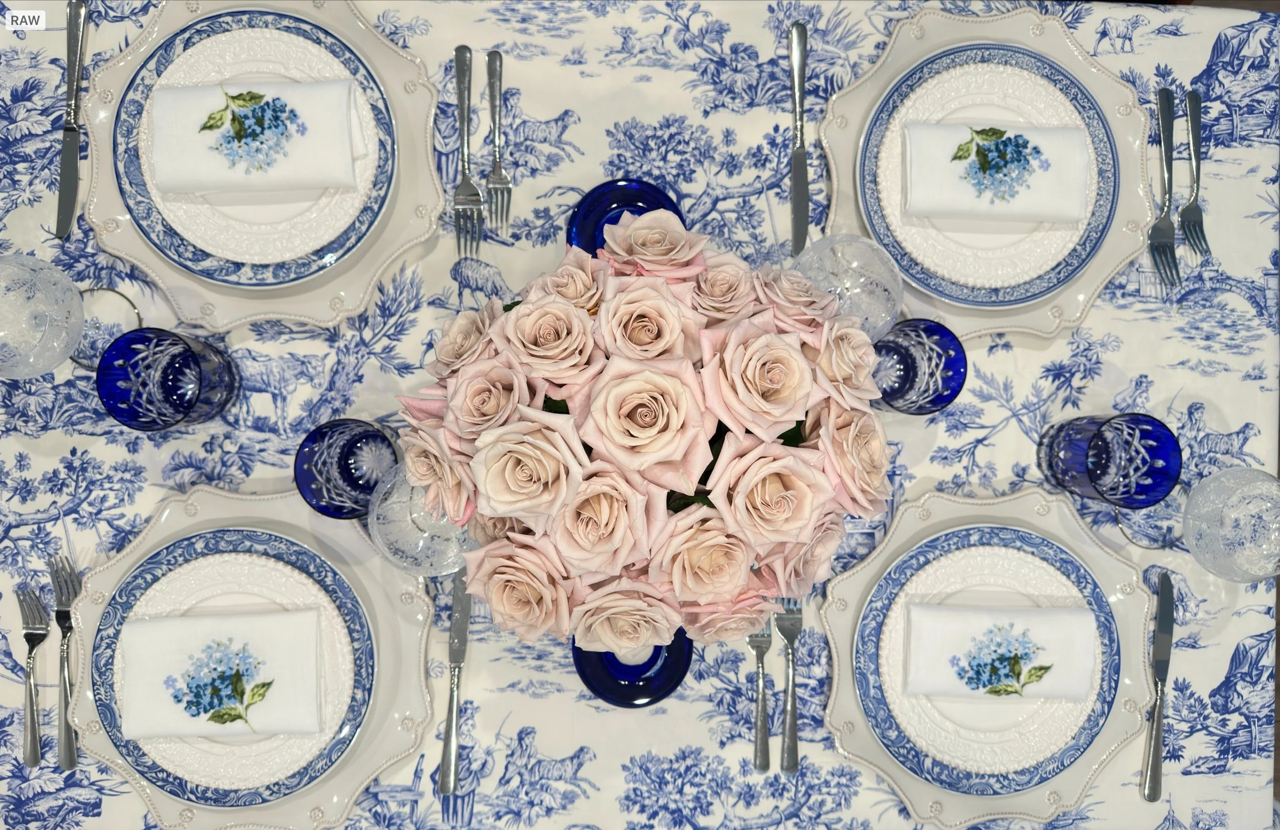 How to Style a Blue and White French Tablescape | MERZE