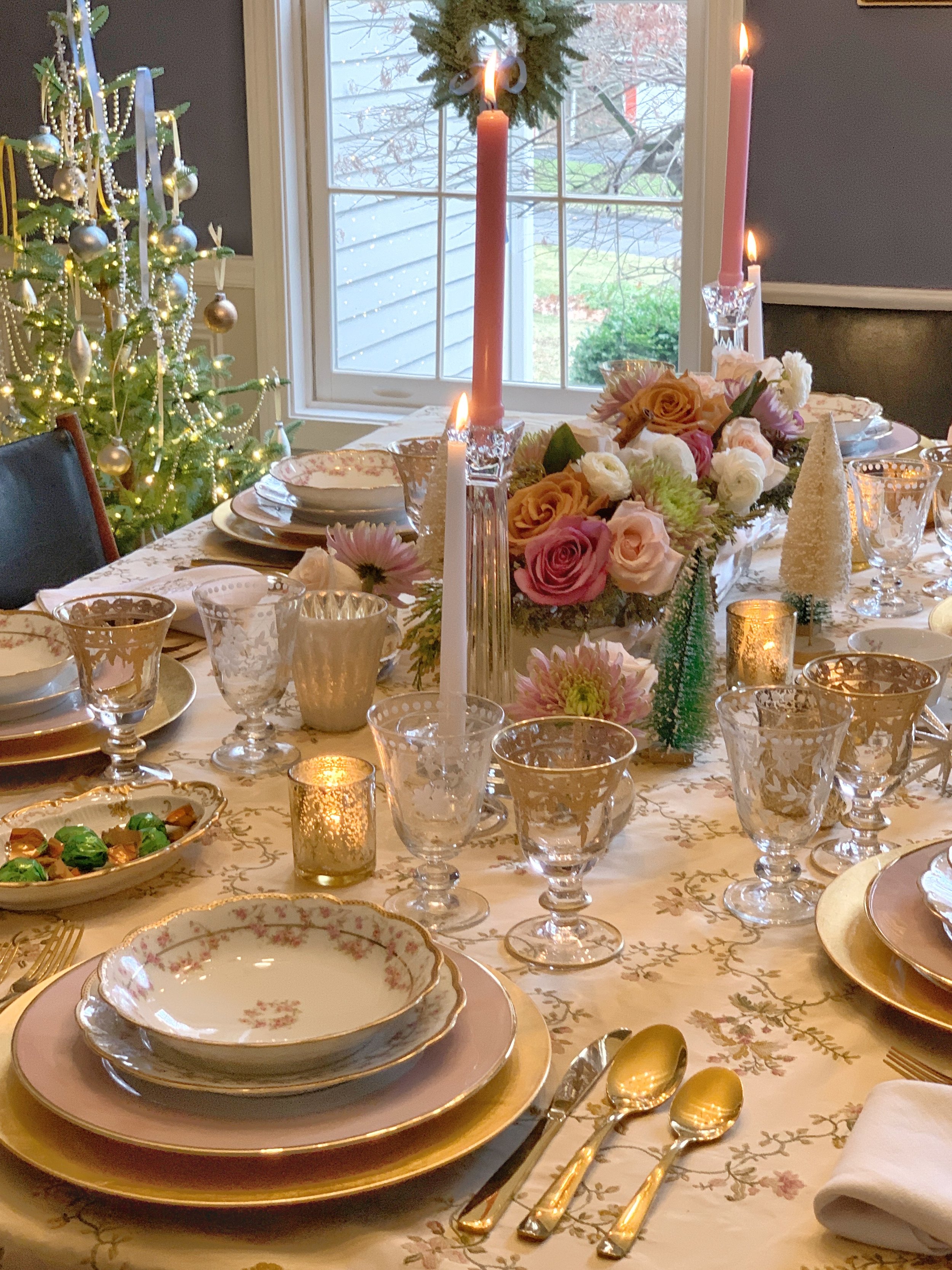 Create a Heartwarming Pink and Gold Holiday Table
