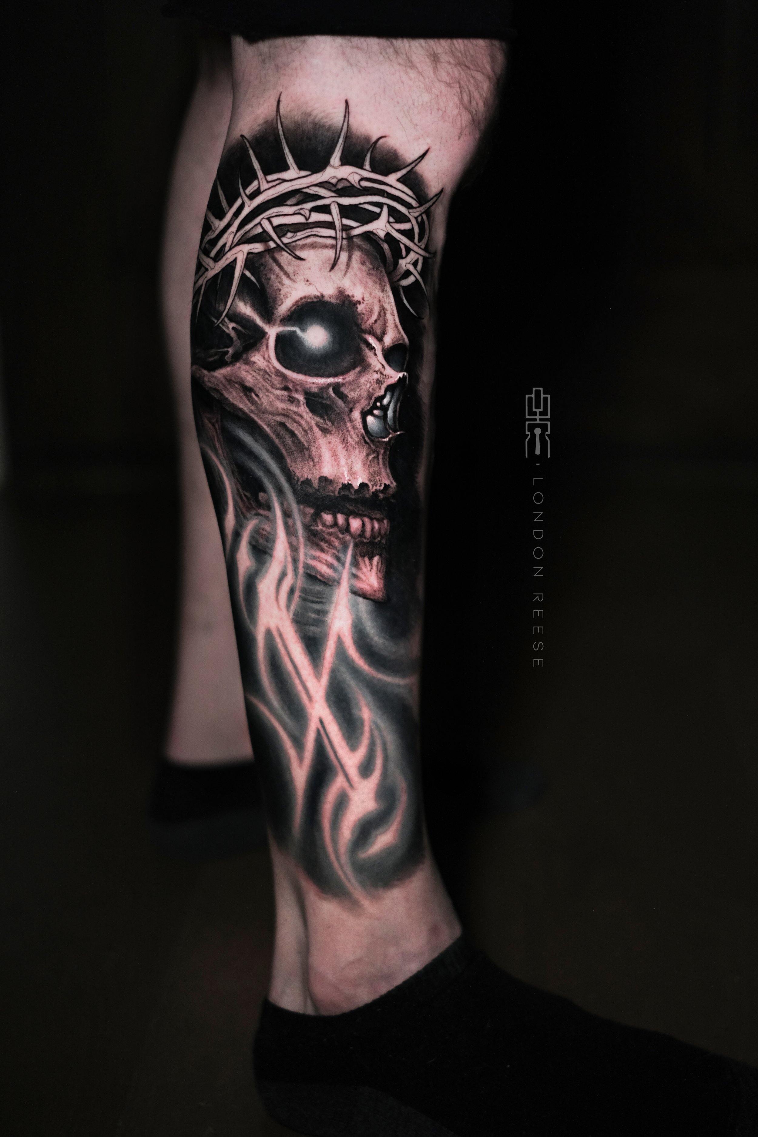 ronnie radke skull leg tattoo london reese.jpg
