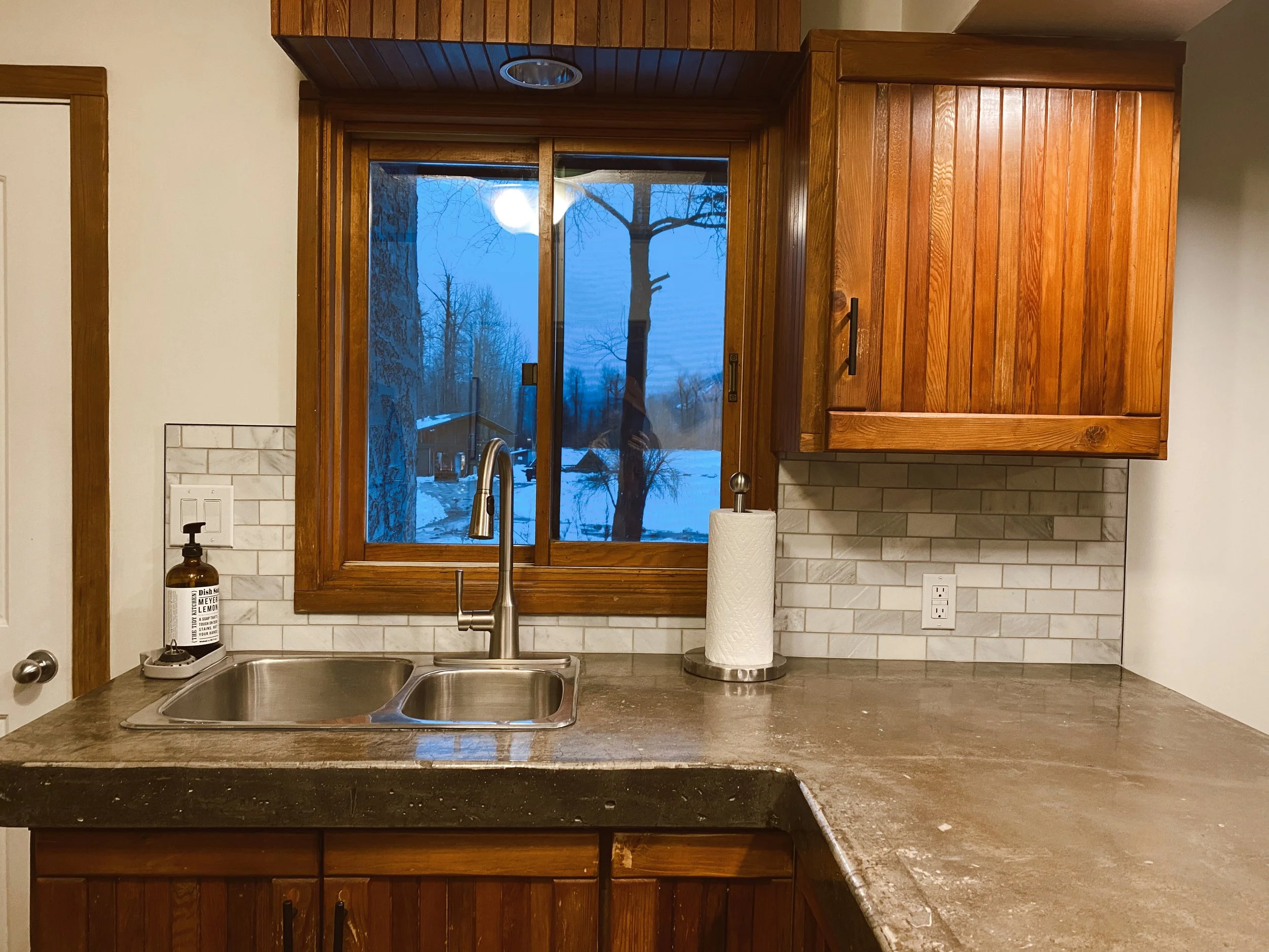 upper guest house kitchen00003.JPG
