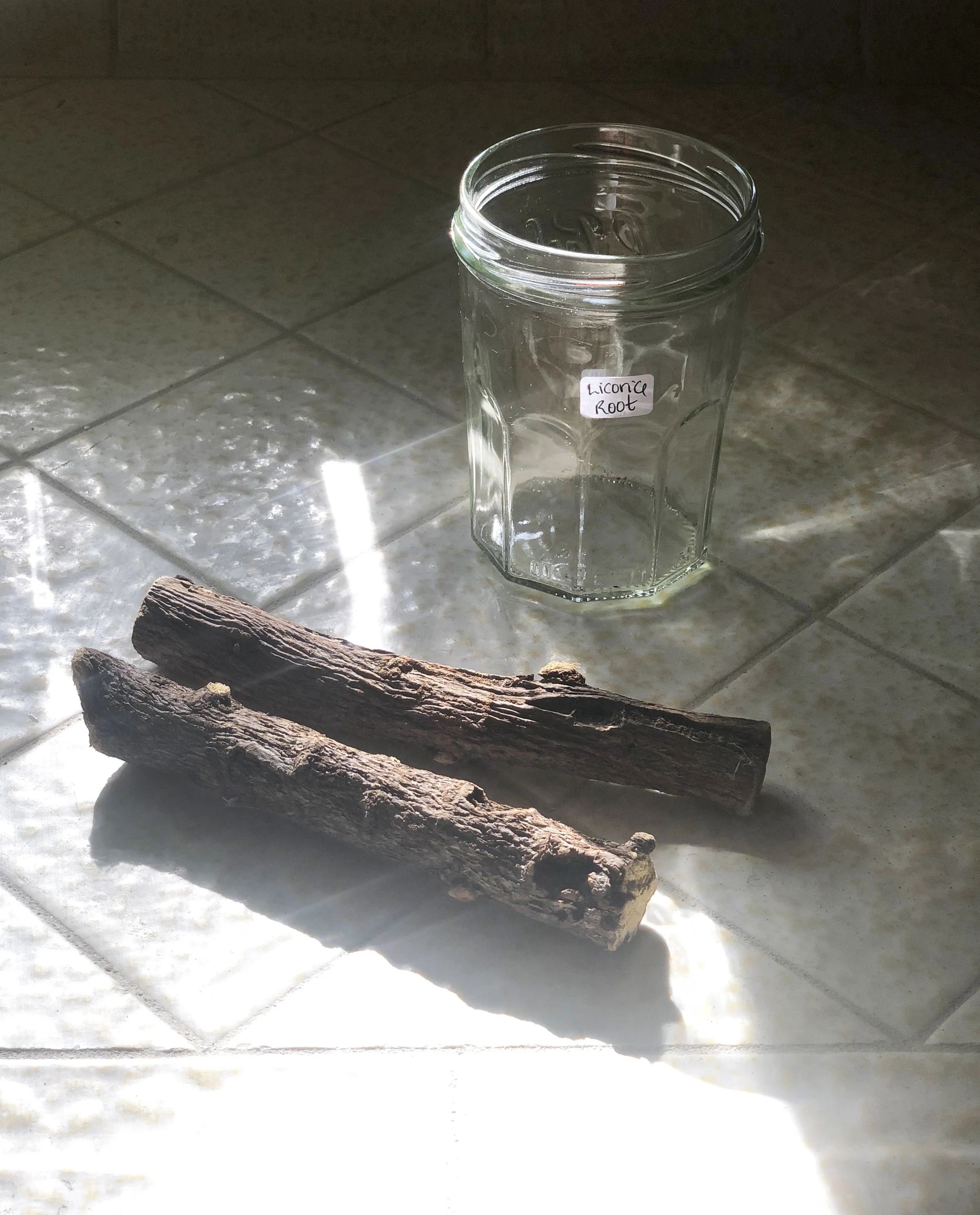 how-to-make-licorice-root-skincare.jpg
