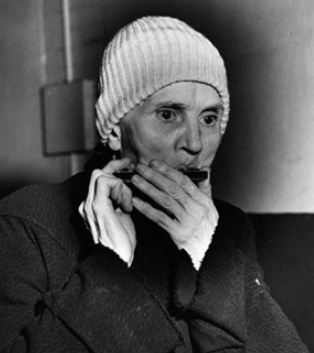 9 – Harmonica Lady