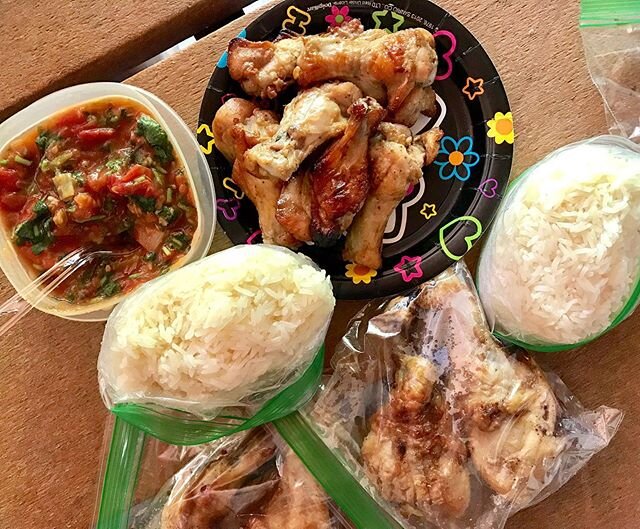 Move over sandwiches. This is how we picnic!! Lao baked wings with sticky rice and jeow mak Len😋😋😋