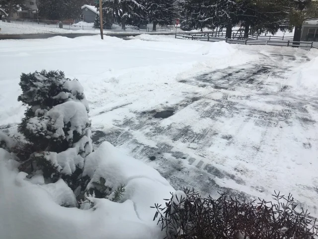 this perfect/dirty snow/life