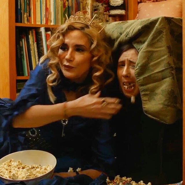 What&rsquo;s the SECRET ingredient to Rowena&rsquo;s perfect popcorn recipe? 🍿😈 Find out in our newest @axwoundfilmfestival #horrorhost comedy shorts&mdash; link in BIO! 🖤🍬🎥🔥 #filmfestival #comedyvideos #womeninhorror #womeninfilm #femalefilmma