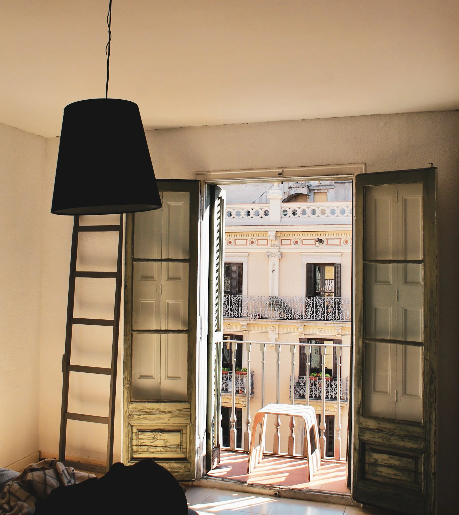 Airbnb vs. Hotels