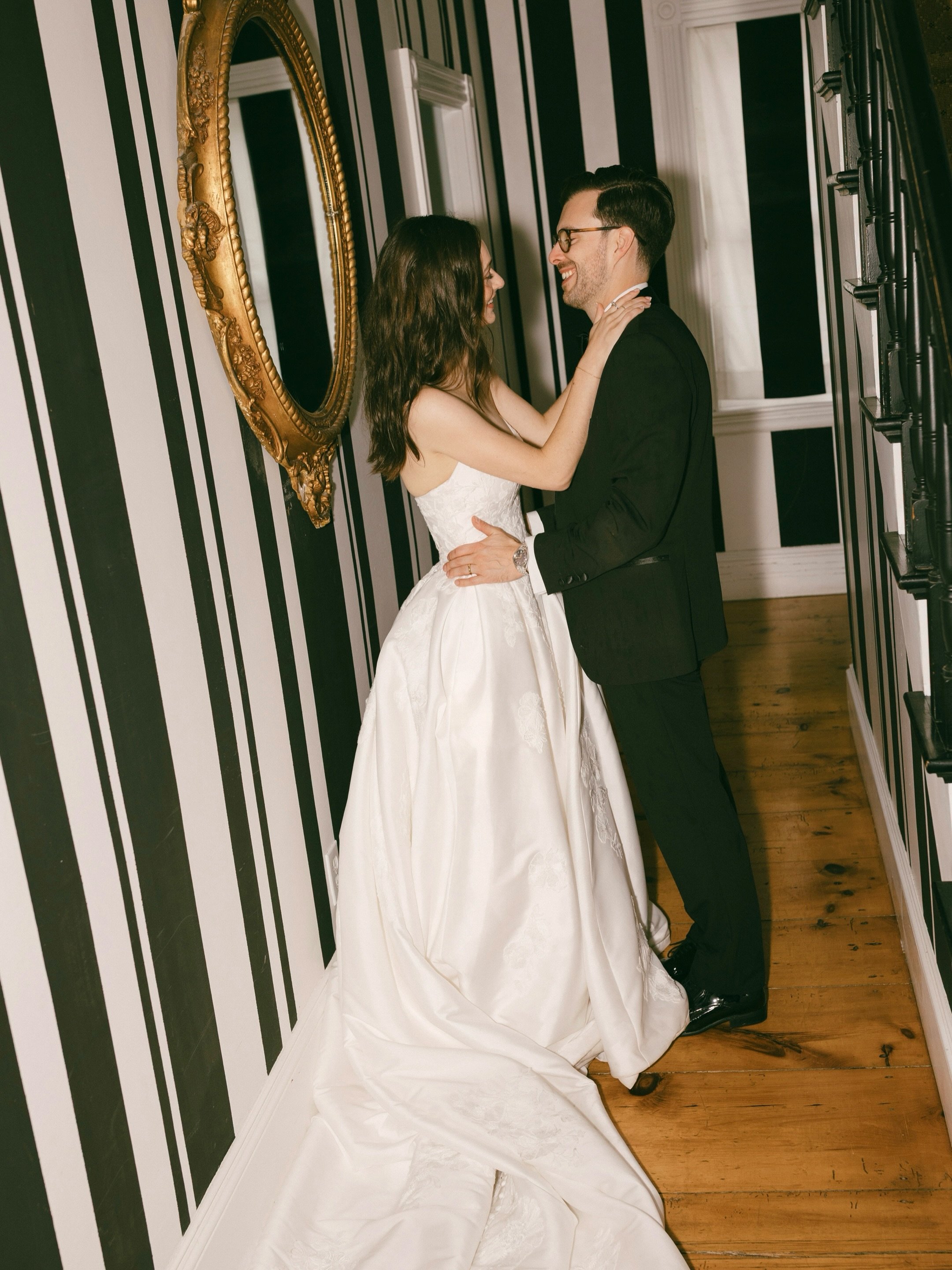 A handful of favorite frames from Natalie + Greg&rsquo;s cozy, rainy affair at @thebarnonwalnuthill. 

Vendor Team:
Planner - @oliveandcoevents
Photographer - @alannahoganphoto
Florals -&nbsp;@broadturn_farm
Beauty - @hair_by_aliceleduc @lc_esthetics