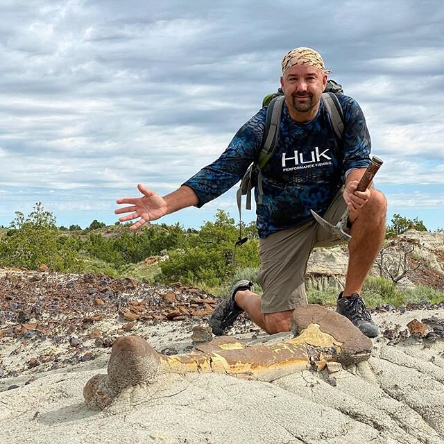 Hunting dinosaurs just.....just doesn&rsquo;t seem real sometimes. #edmontosaurus #makoshikastatepark #dinosaur #dinosaurs #dinosaurfossils #idigmt #jurassicworld #jurassicpark @slash #amazing #montana @hukgear