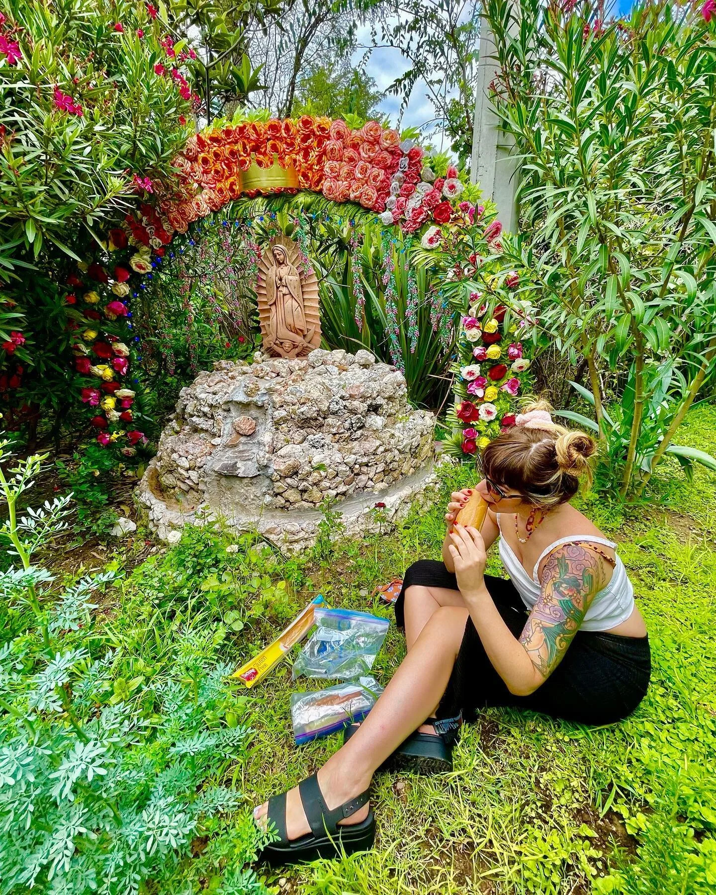 While in Mexico, we got to visit some lovely hot springs. 🇲🇽🌿💦Naturally, I wanted to make sure I had food options as I didn&rsquo;t know how remote it would be. So, I made a veggie sandwich using @scharglutenfree&rsquo;s new baguette🥖. As always