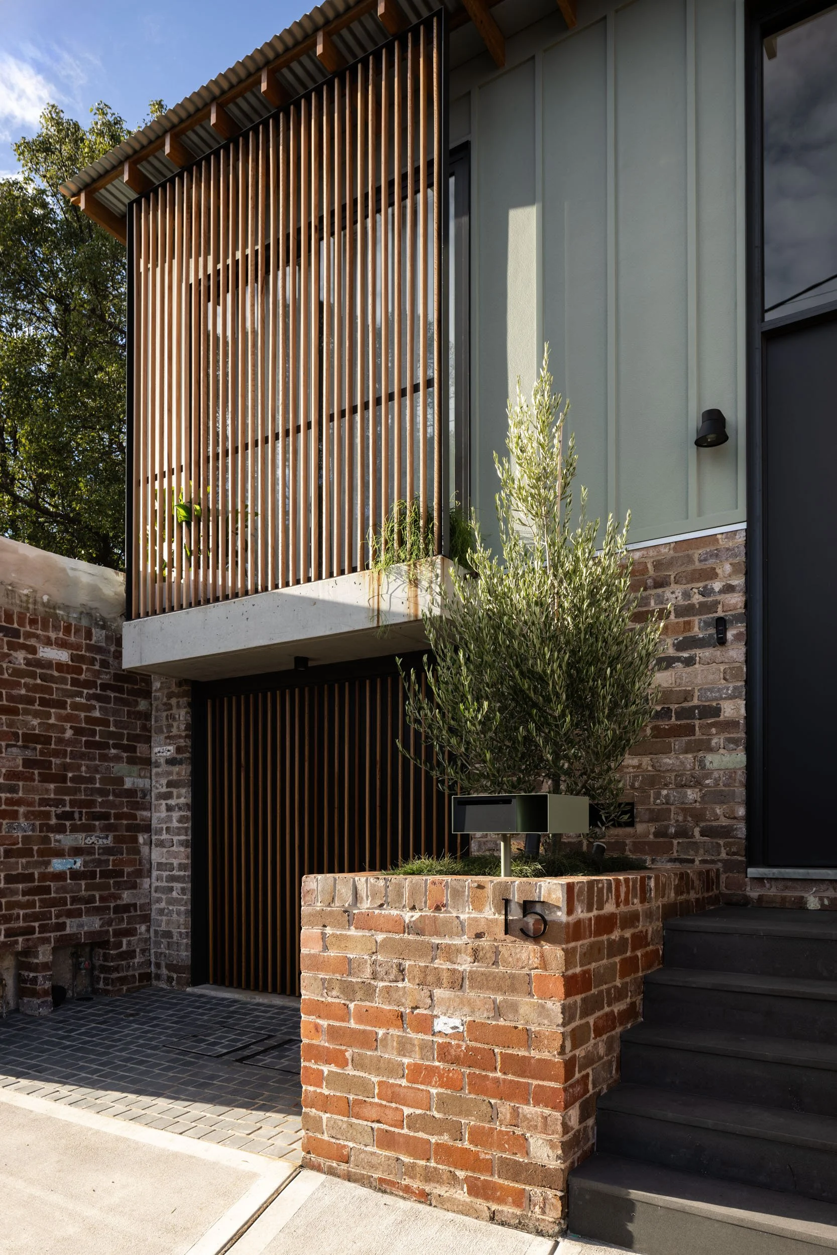 2 houses Edit St St Peters Missing Middle