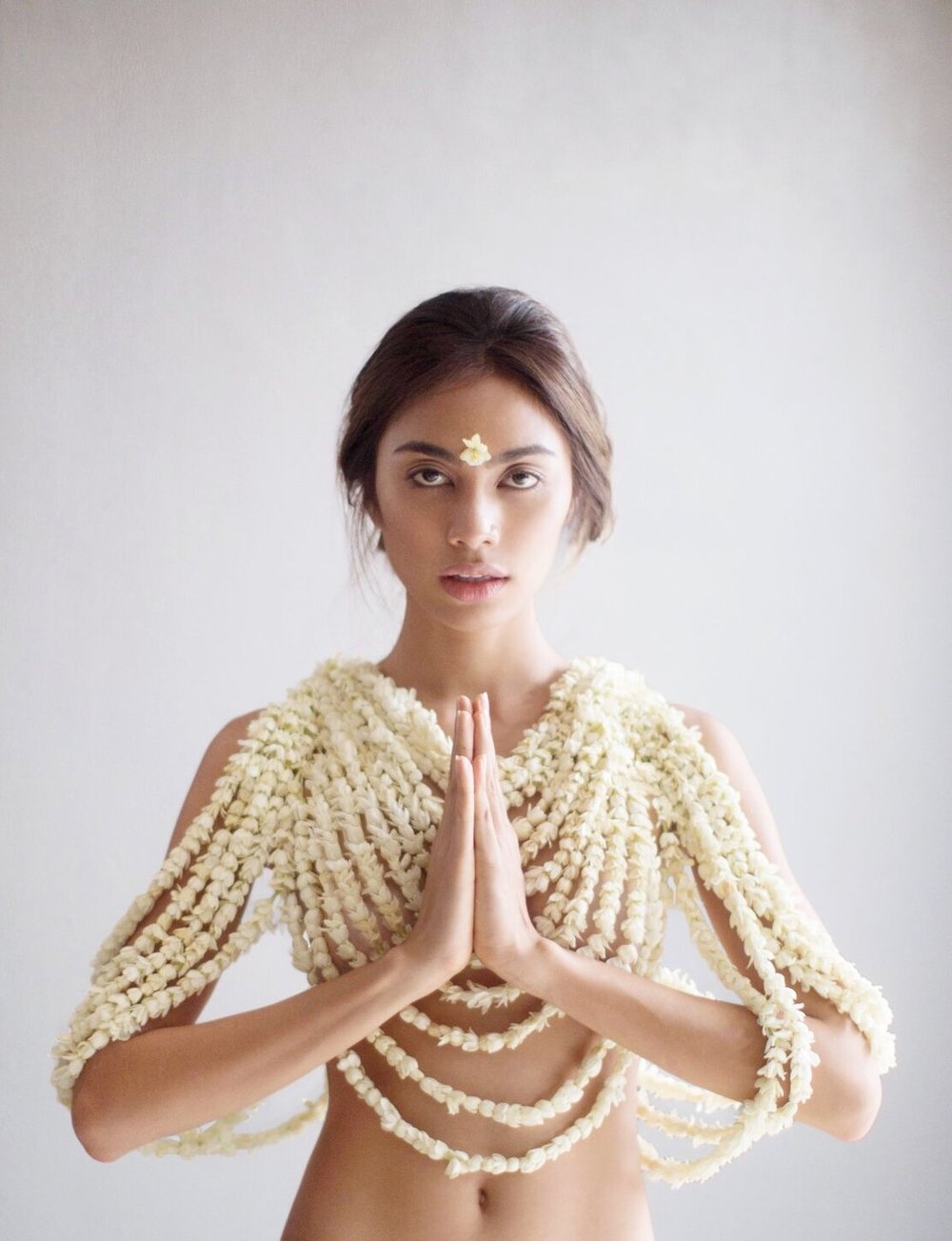 Photo: Elizabeth Messina | Floral: Bows & Arrows | Hair & Makeup: Yeanne & Team