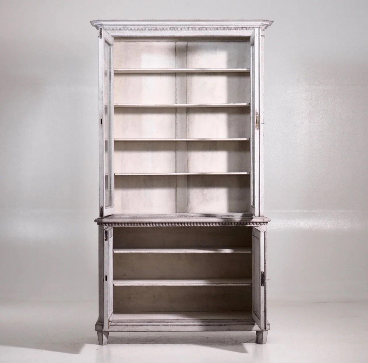 12655 1a Fine Scandinavian Vitrine Cabinet 19th Century
