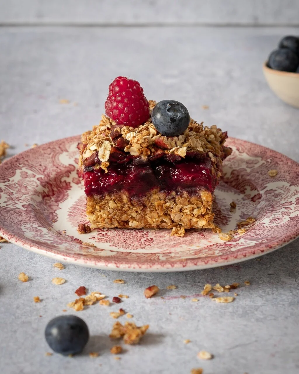 🍓 Summer Berry Crumble Bars — A Vegan Visit