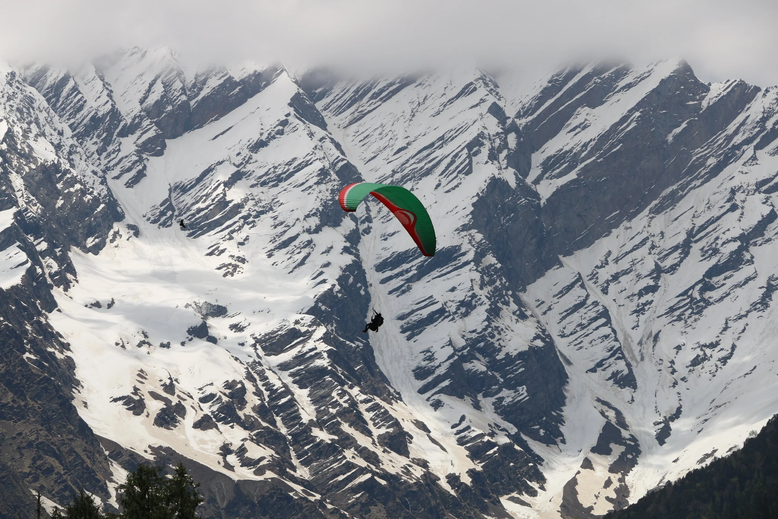 Paragliding. Albergo Miramonti.jpg