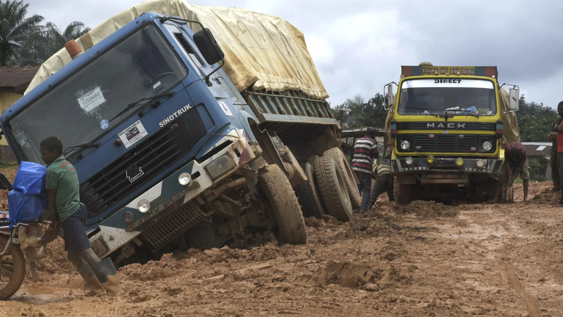 Trucks stuck on road.jpg
