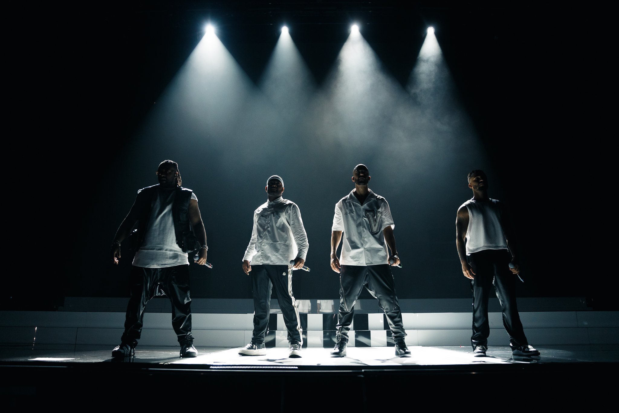 JLS 3Arena Photo by Ray Keogh-22.jpg