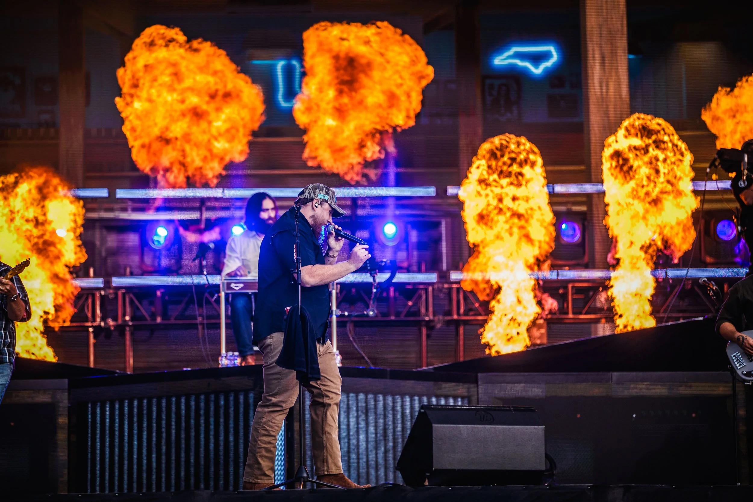 Luke Combs Slane Castle Photo by Ray Keogh-6-2.jpg