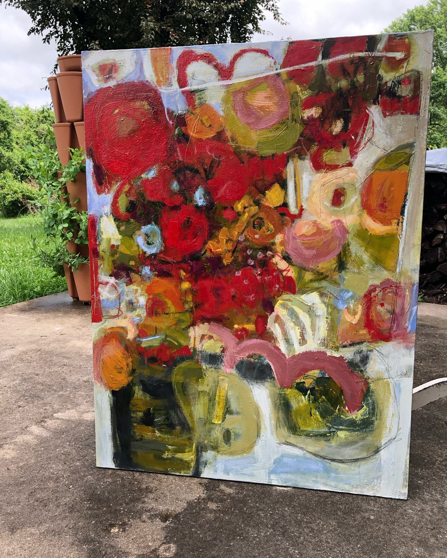 We have had SO much rain. Not complaining. Well. maybe just a bit. The greens are the prettiest I&rsquo;ve ever seen. Really beautiful!💚Catching some time here in between the rains to photograph. 

This painting will be making its forever home in Te