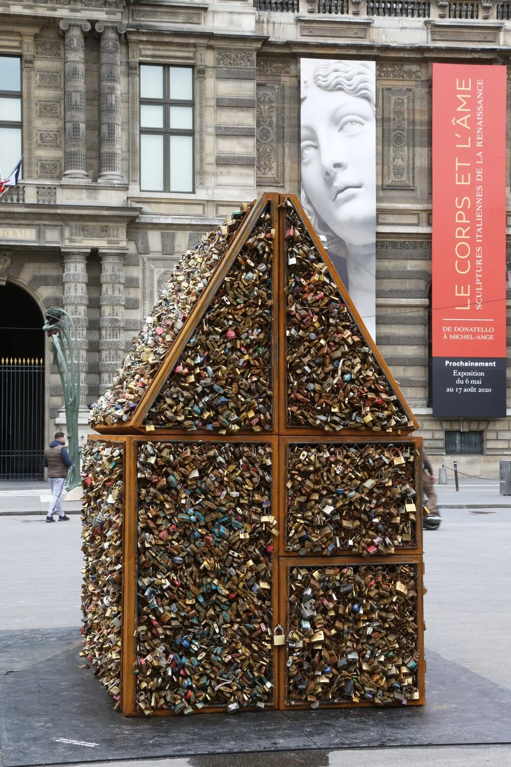   Chez Nous (Installation)   Steel, chains (various metals), 4.8 tons 289 cm x 264 cm x 196 cm Production: Eva Albarrán &amp; Co Sound design: Chloé Catoire With Carmen Mariscal 