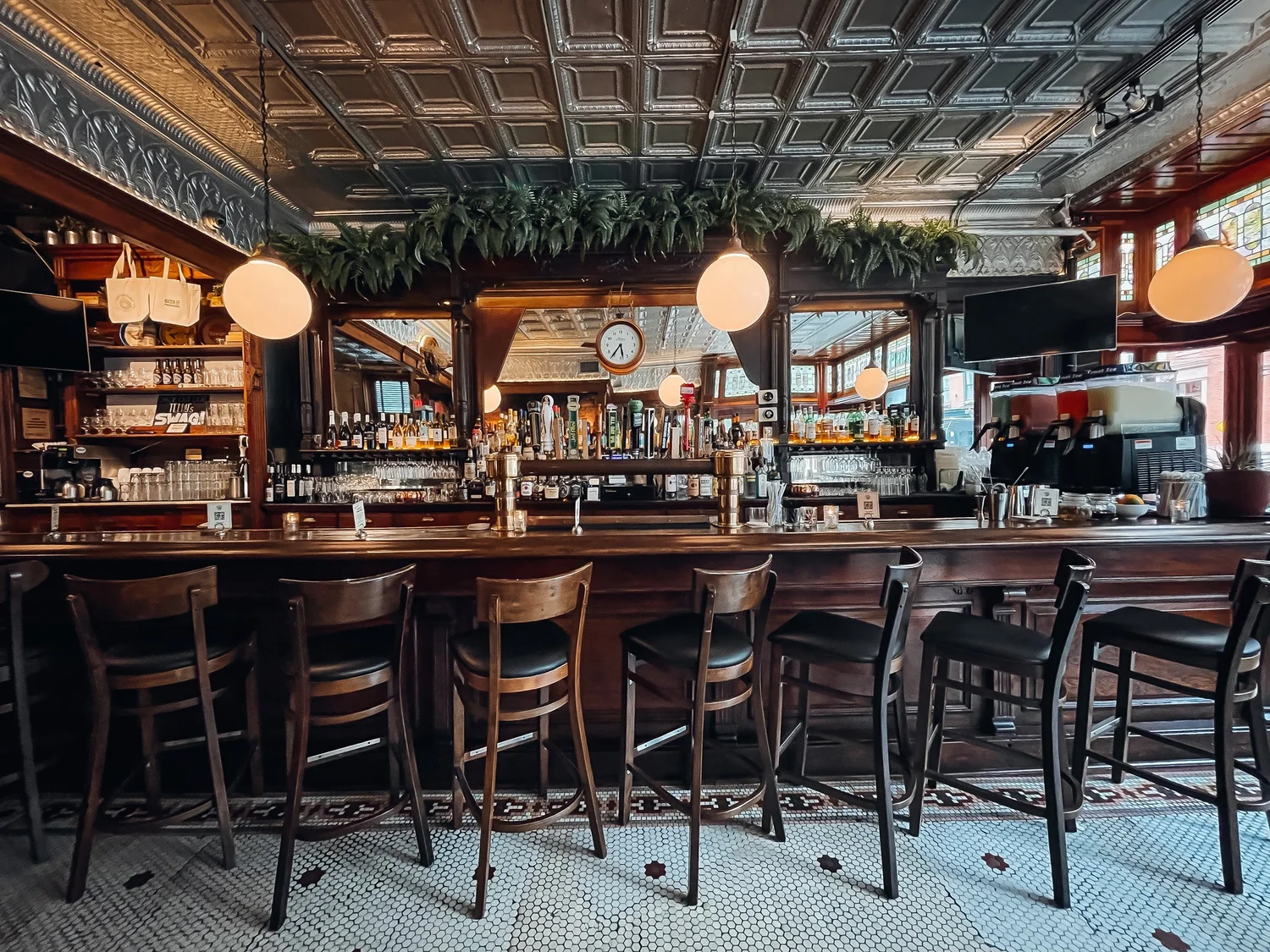Bar photo 1