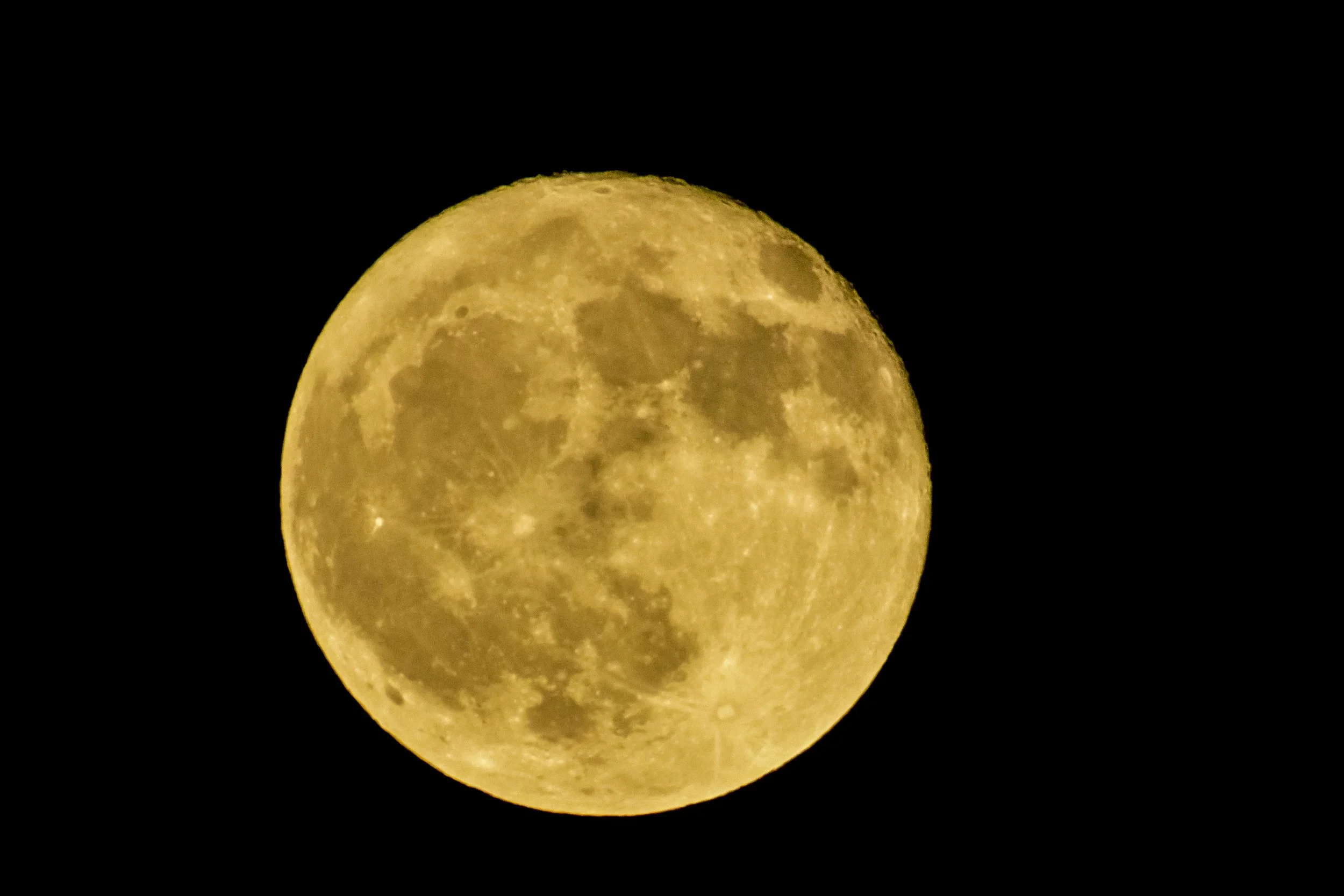 hvmoon18.jpg