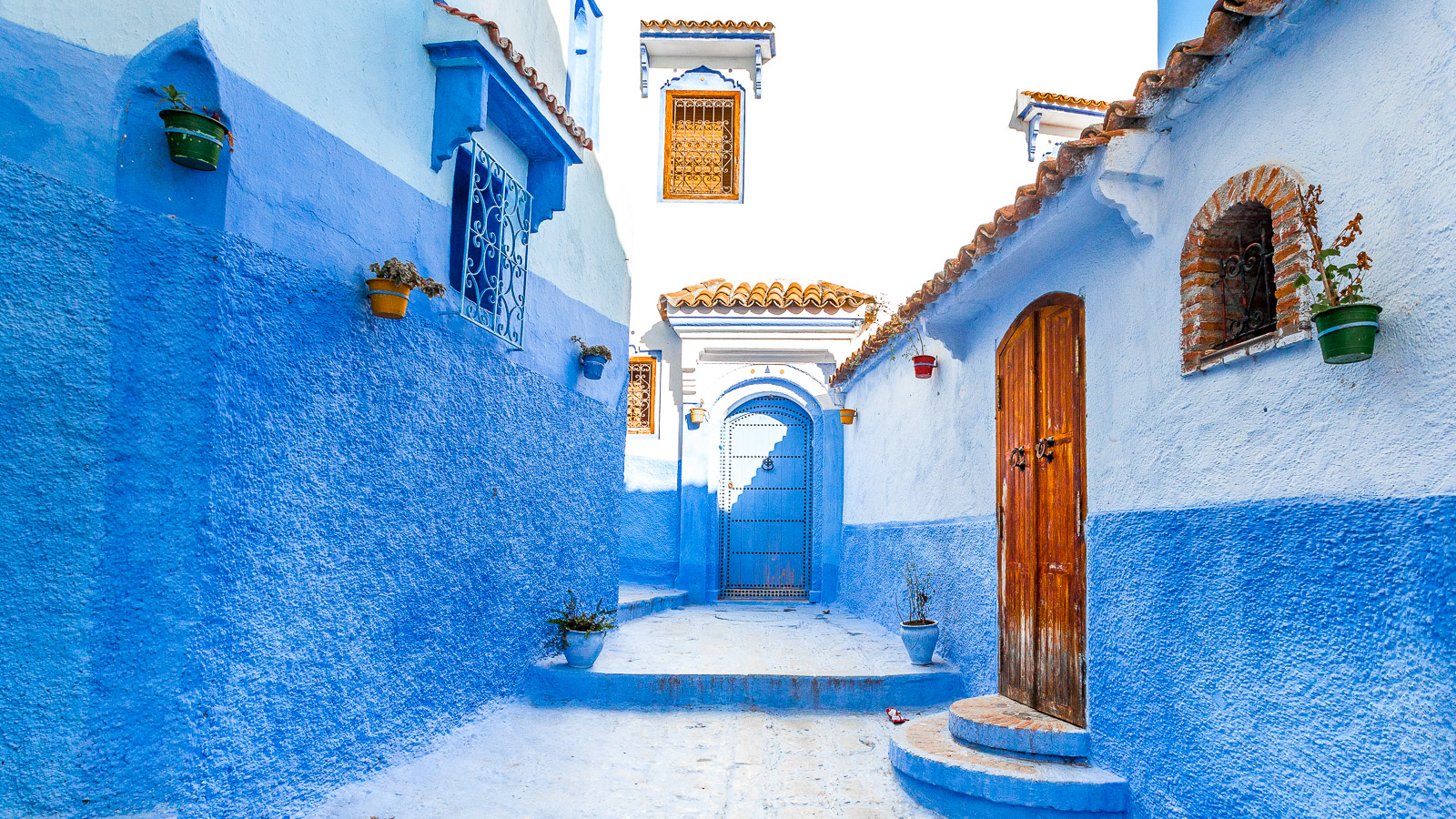 The streets and doors of Chefchaouen
