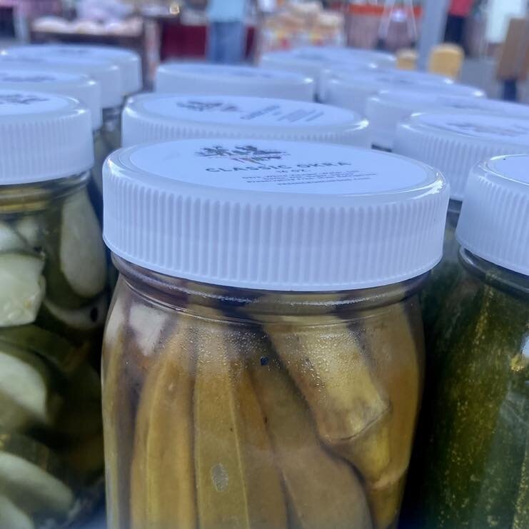 Which pickles did you pick up this weekend? Let us know in the comments below 👇 
.
.
.
.
#portsmouthfarmersmarket #fallschurchva #hamptonroads #freshcrunchfood #williamsburgfarmersmarket #oldtownfarmersmarket #fallschurchfarmersmarket #palisadesfarm