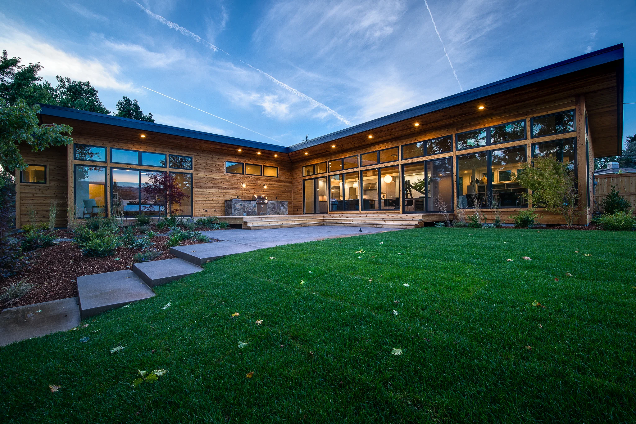 REAL ESTATE/ARCHITECTURAL PHOTOGRAPHY - (Licensed drone pilot) I pride myself on quality, professionalism, and reliability. I provide high quality interior and exterior images, including aerial images. --Details-- -$199 for a basic photoshoot. 10-35 images delivered within 24 hours. -$299 for a twilight photoshoot. -Additional fees for drone images. ($50) -Additional fees for homes over 3,000 square feet. -I am a licensed drone pilot and possesses a Remote Pilot Certificate under Federal Aviation Administration Part 107. -Video projects with drone - please contact me for inquiry.