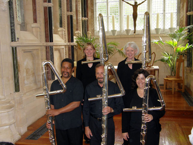 Contraflutes of the Metropolitan Flute Orchestra in Kylemore Abbey