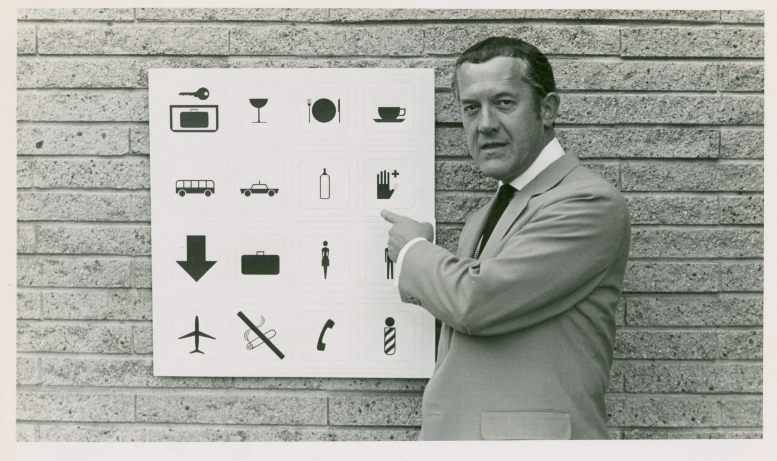 Byron presenting icon designs to the Portland Airport