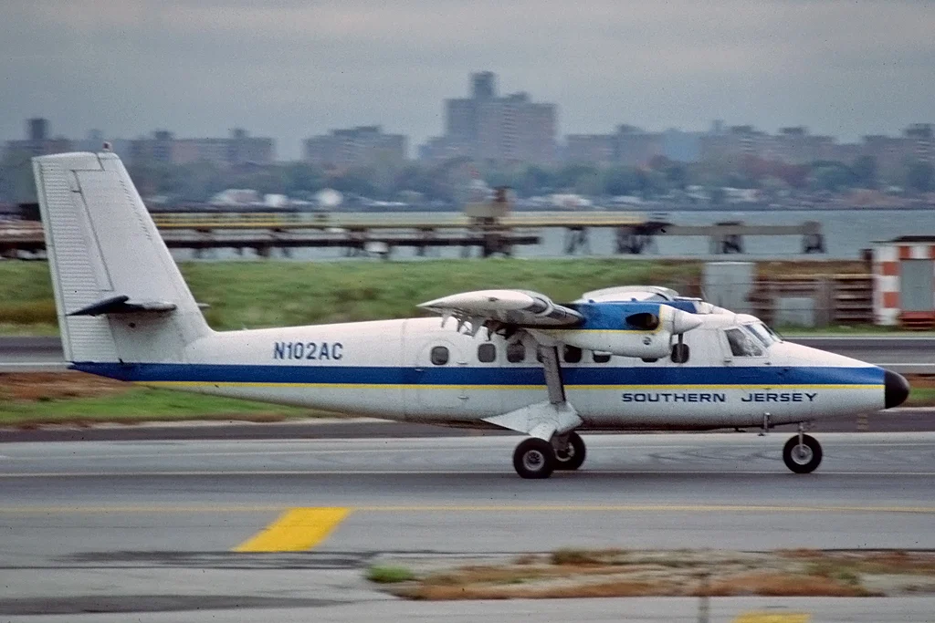 MLB Photography Photo © New York-La Guardia 22-Oct-1988