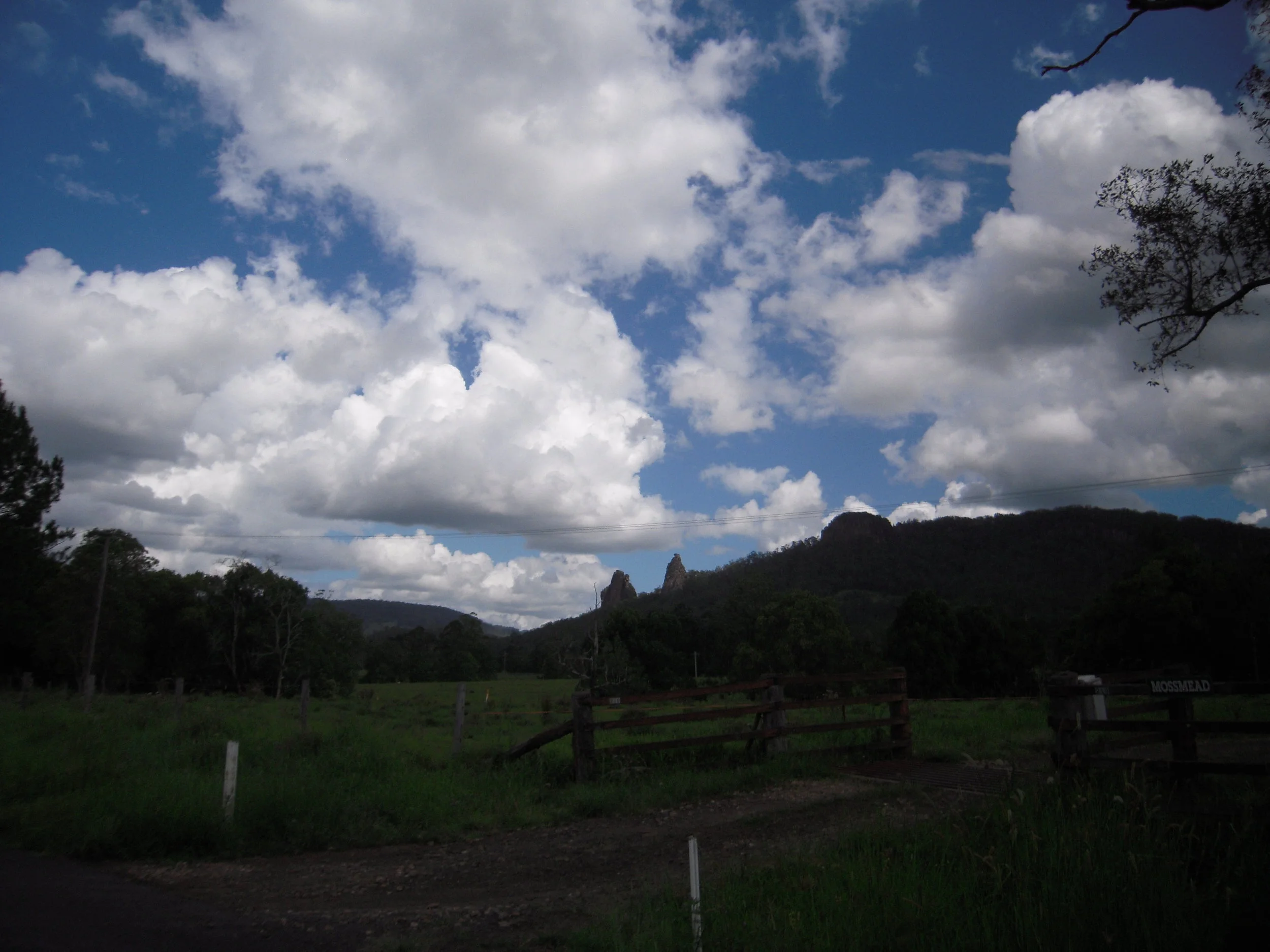 2013 Australia -- Nimbin outskirts.JPG