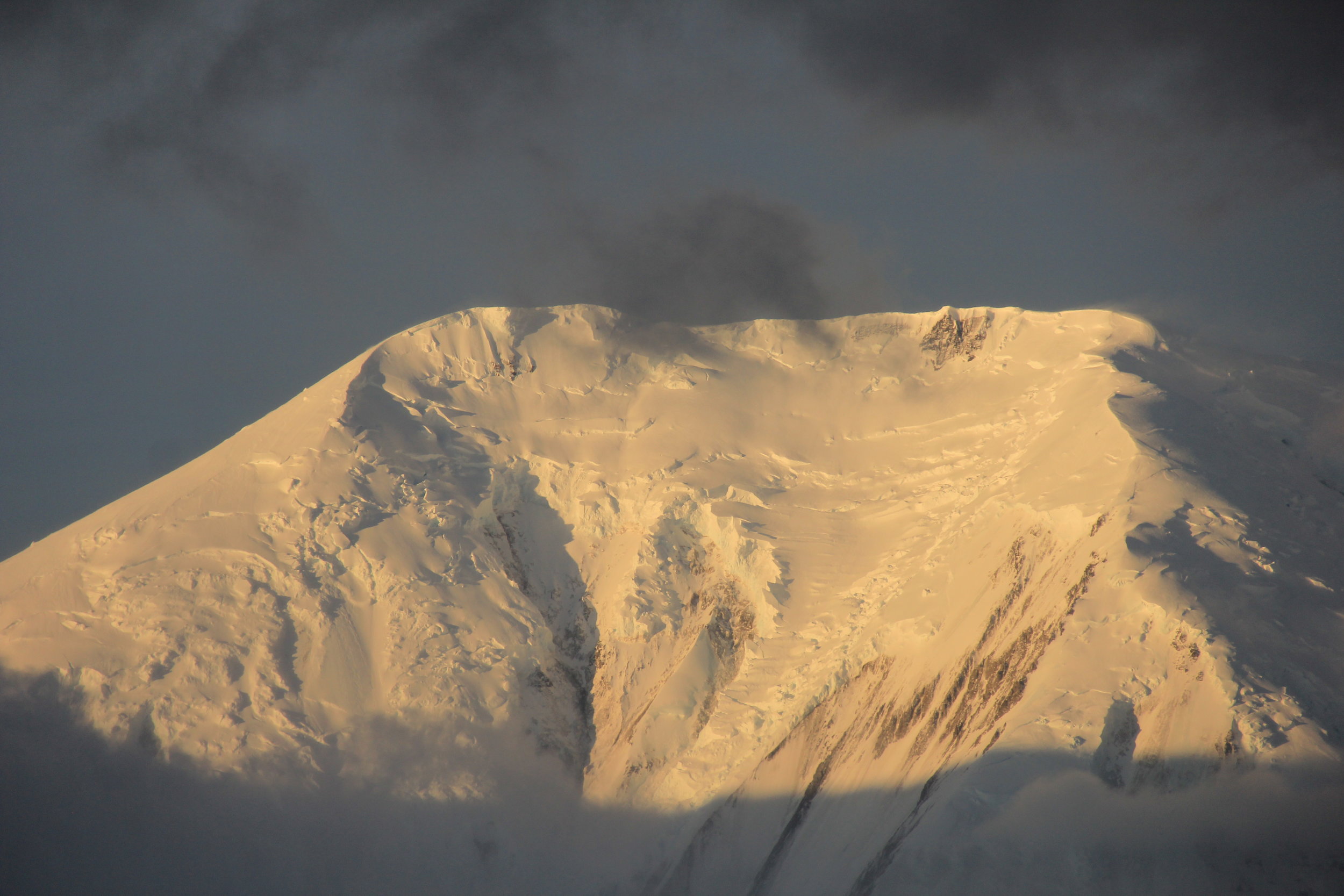 ANTARCTICA -- Mountains (Bob Hodgson photo) .JPG