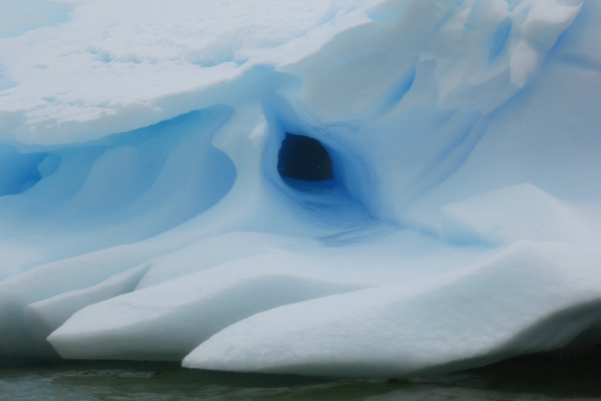 ANTARCTICA -- Icebergs (Bob Hodgson photo)  (3).JPG