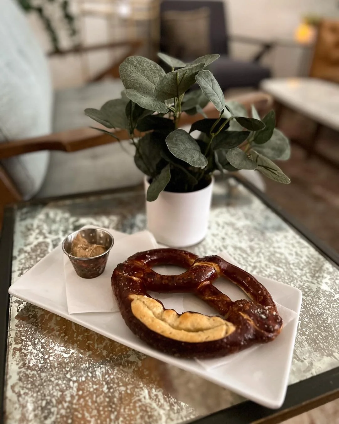 Yeah, you need this.
#paramountballroom #cocktailbar #thisisdowntowncheyenne