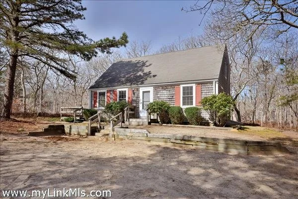 SOLD $1,150,000  Edgartown Cape style home with open living/dining, and kitchen. 3 bedrooms and 2 bathrooms. 1/2 acre lot and room for Guest House.