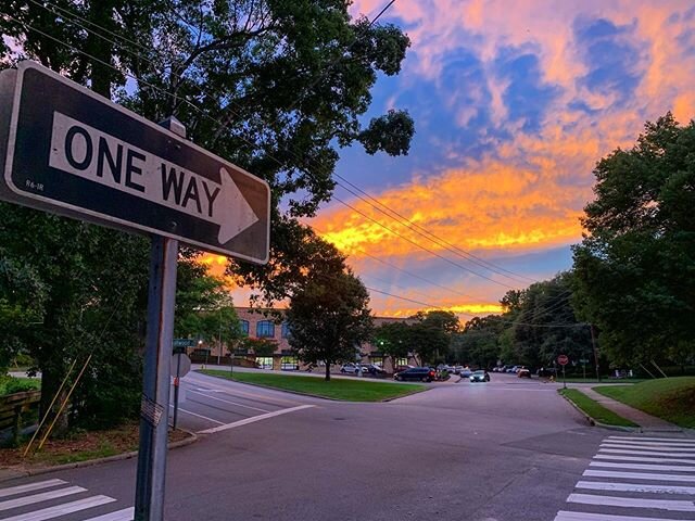 That awesome beautiful summer sunset in Raleigh this evening! 🌅📸
.
.
.
#raleigh #raleighnc #raleighwood #cityofoaks #sunset #sunlight #sky #summer #cameronvillage #beautiful #nature #oneway #explore #exploreyourcity #photography #photographer #phot